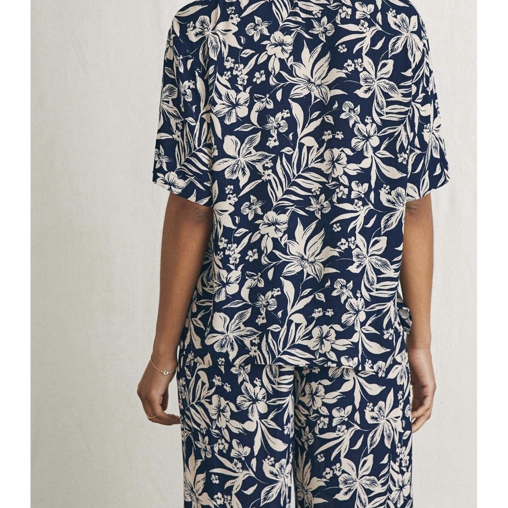 NWT FAHERTY Sz S Womens Camp Shirt Cabana Navy Canopy Floral Hawaiian Resort New - Picture 3 of 9